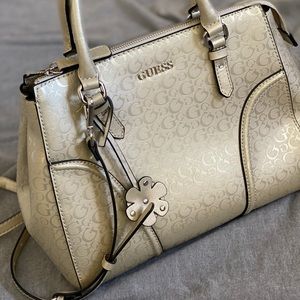 NWOT GUESS Purse